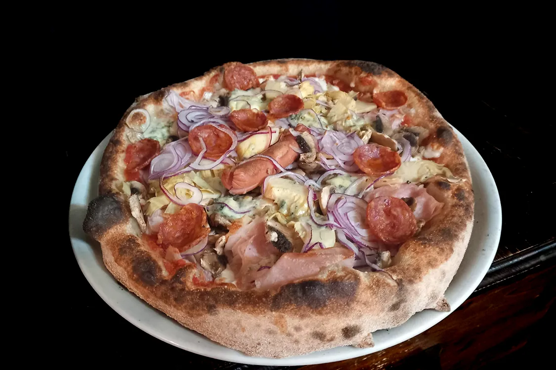 Super Pizza a Misilmeri con 10 ingredienti Pizzeria Alla Botte